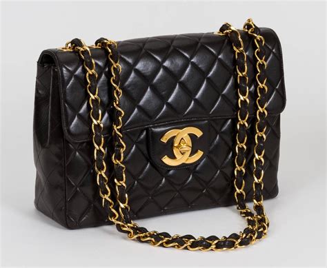 chanel bag cc logo.